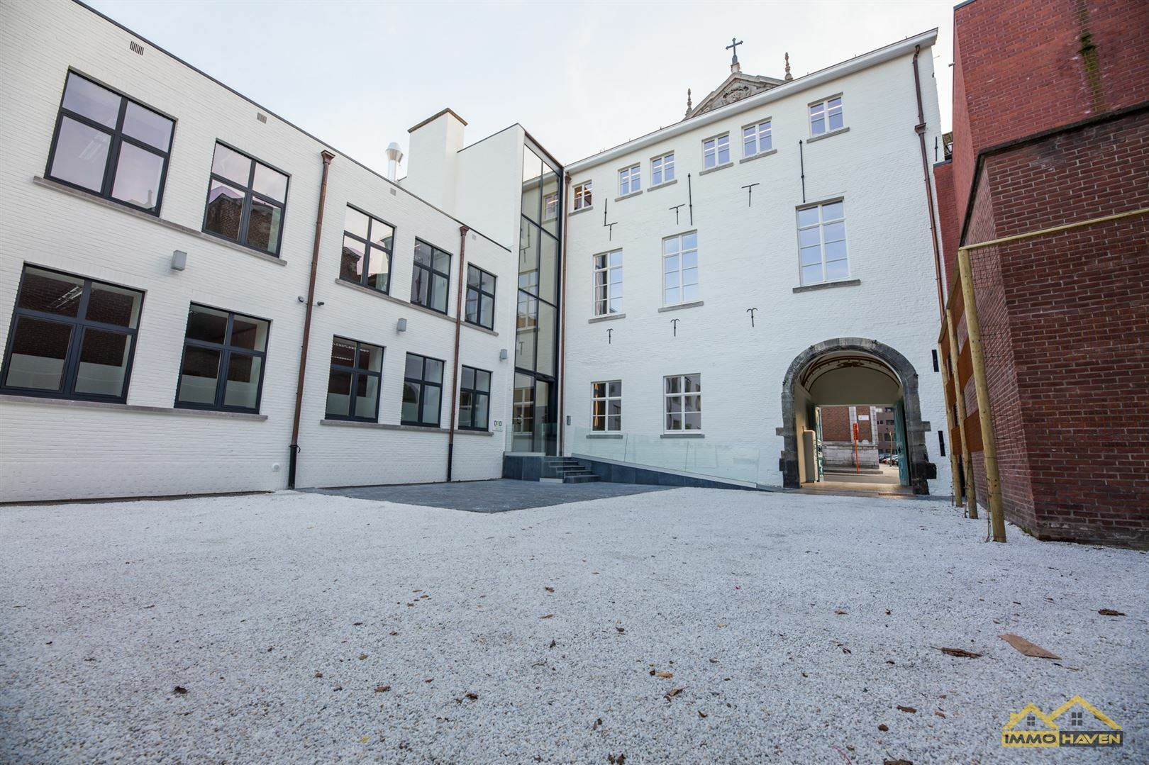 Bedrijfsgebouw te huur in SINT-TRUIDEN