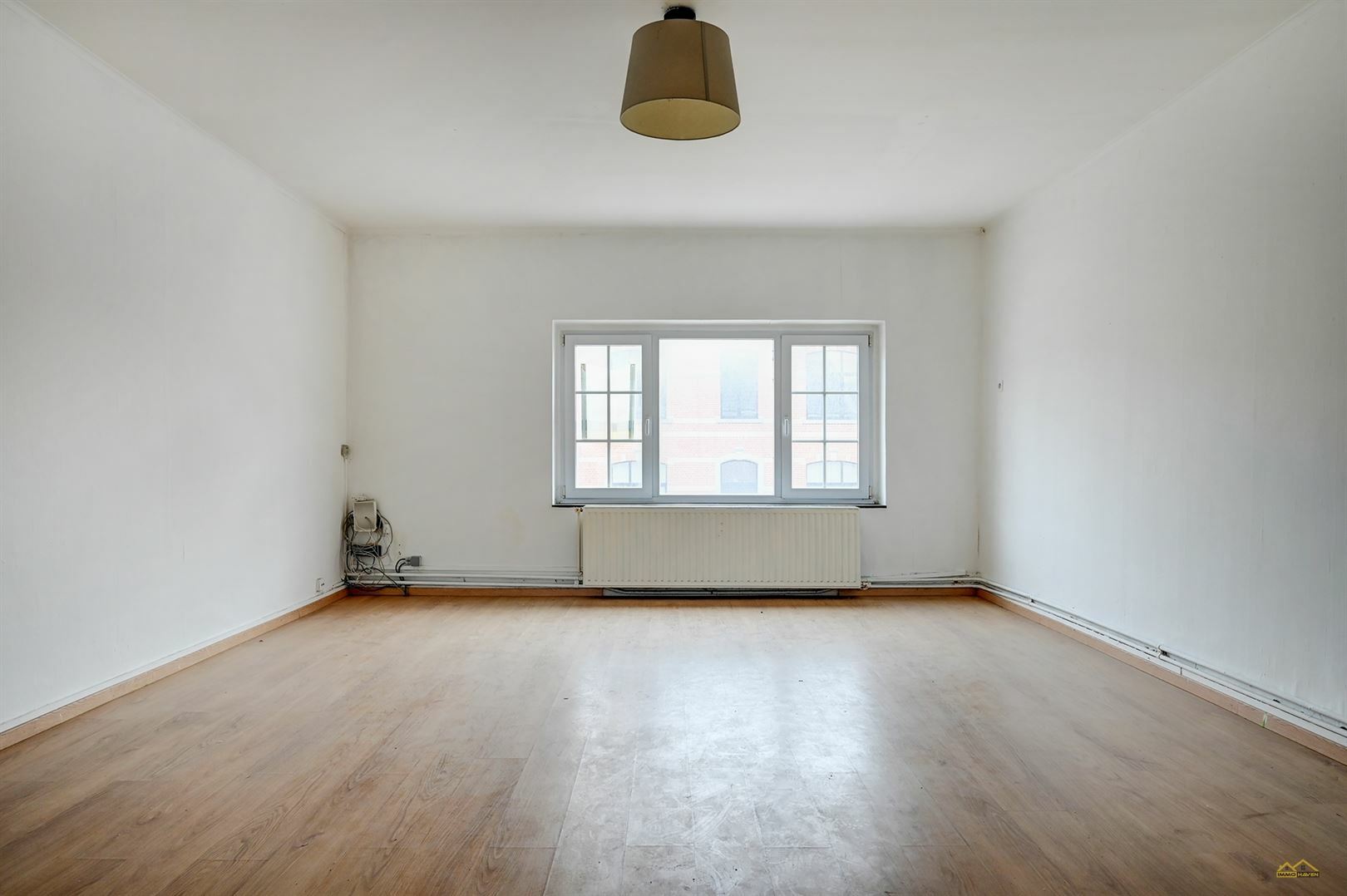 Handelspand met woonst te koop in SINT-TRUIDEN