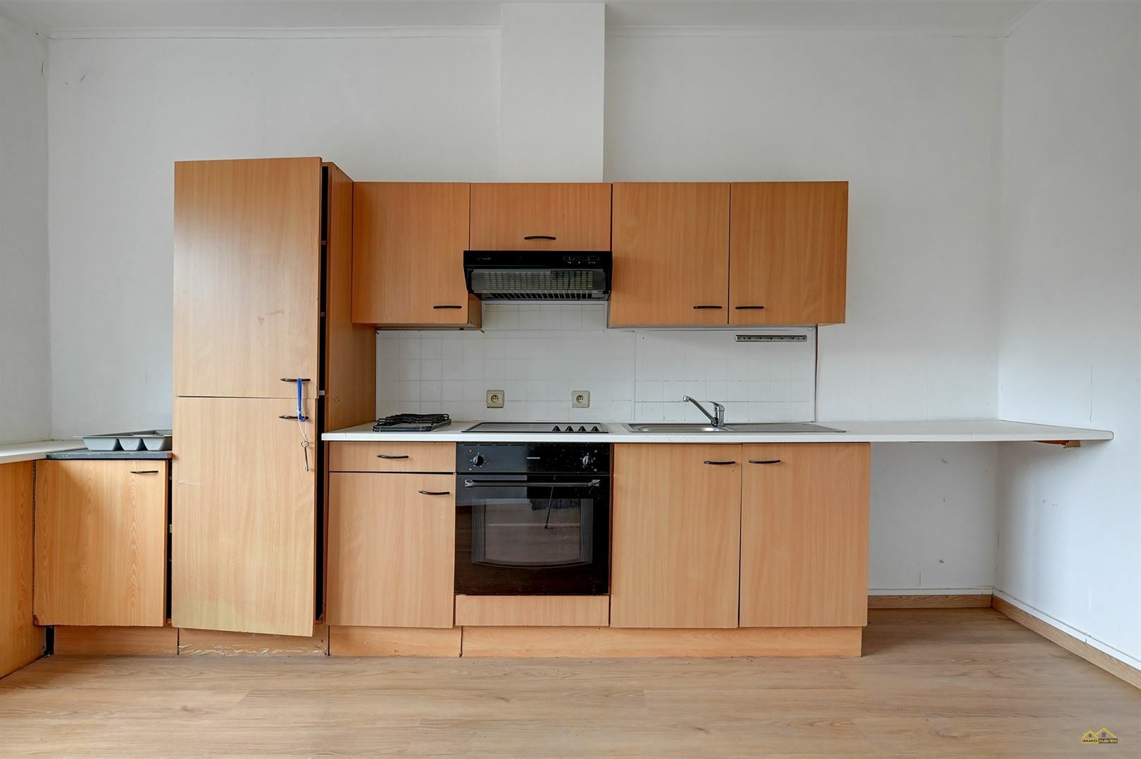 Handelspand met woonst te koop in SINT-TRUIDEN