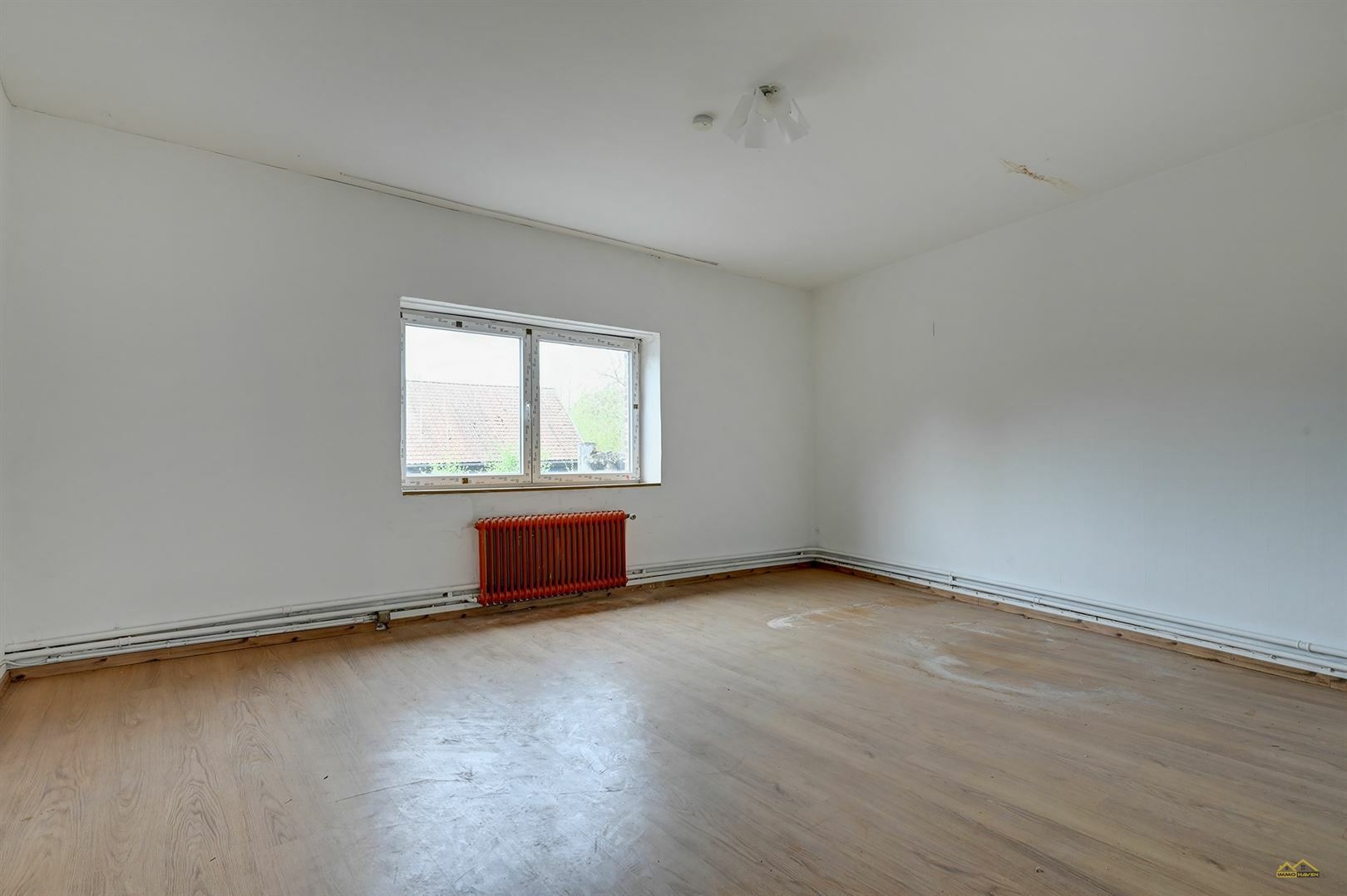 Handelspand met woonst te koop in SINT-TRUIDEN