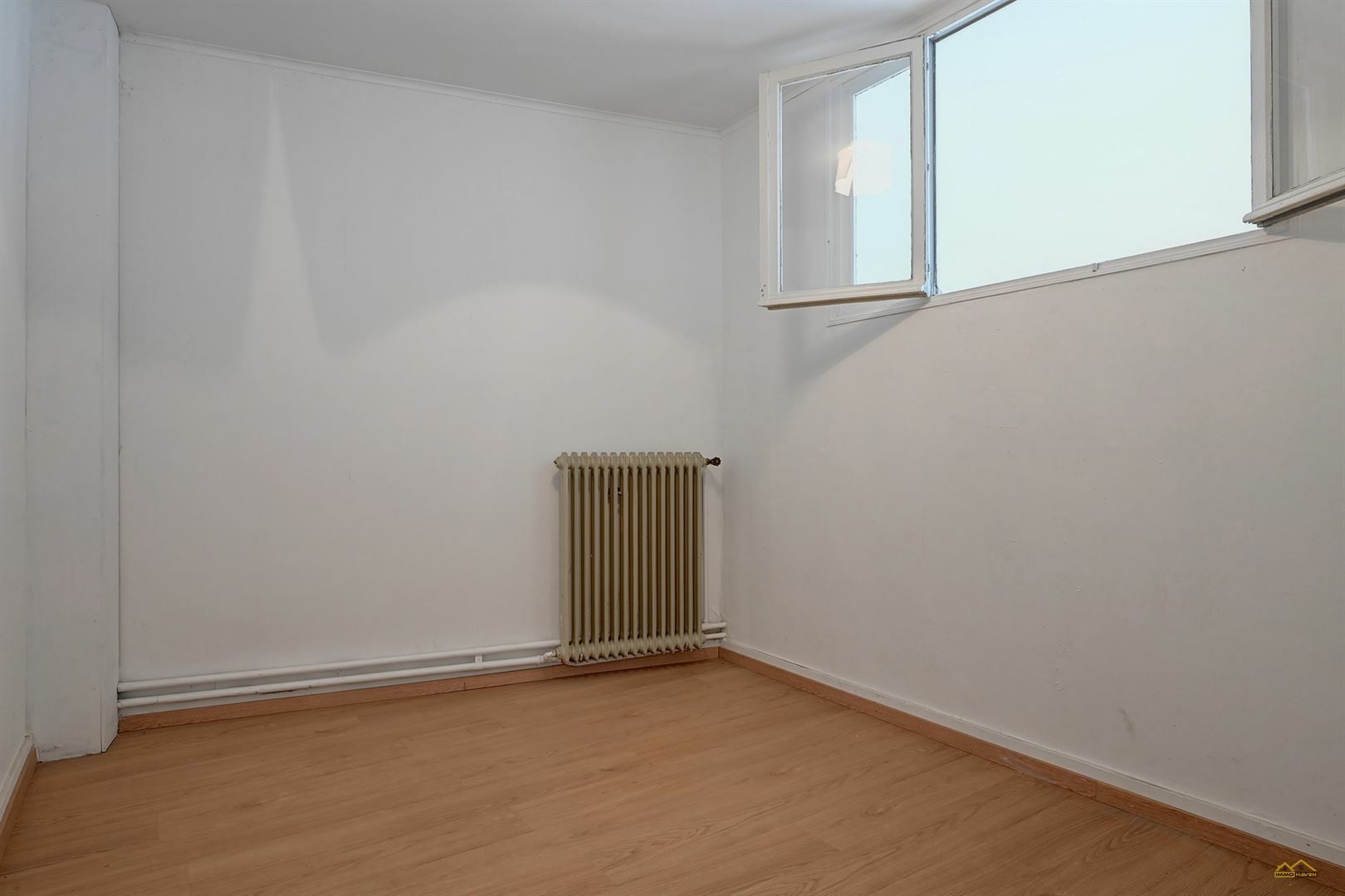 Handelspand met woonst te koop in SINT-TRUIDEN